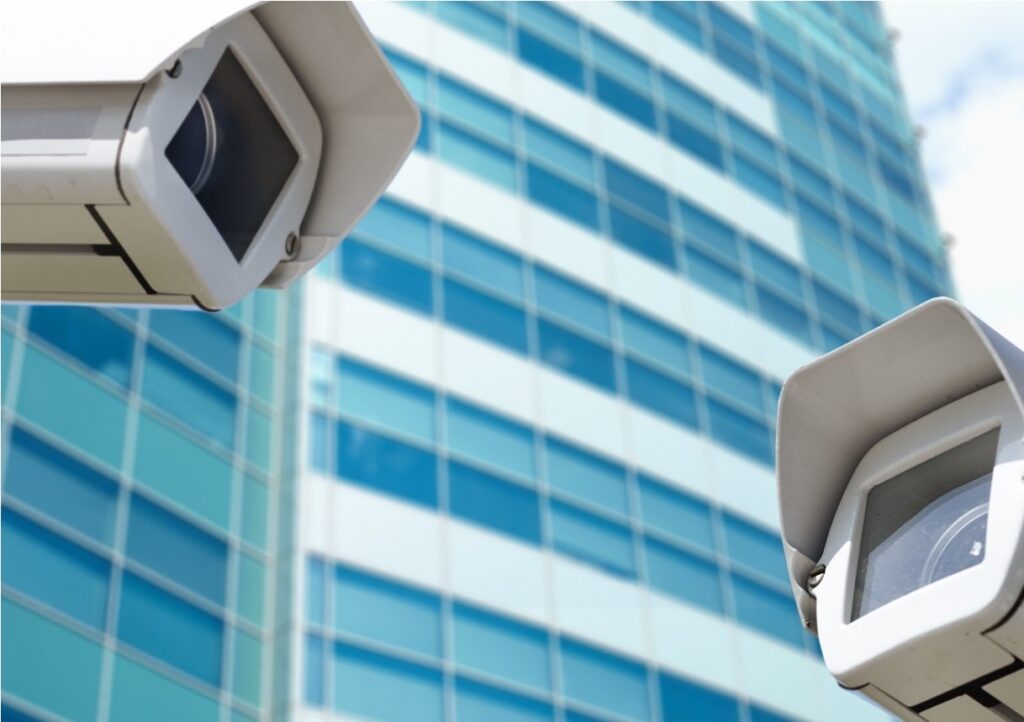 Ventajas y desventajas de las cámaras de seguridad WiFi inalámbricas 4 Las cámaras de seguridad WiFi inalámbricas son ideales para proteger lugares donde Internet por cable no está disponible.